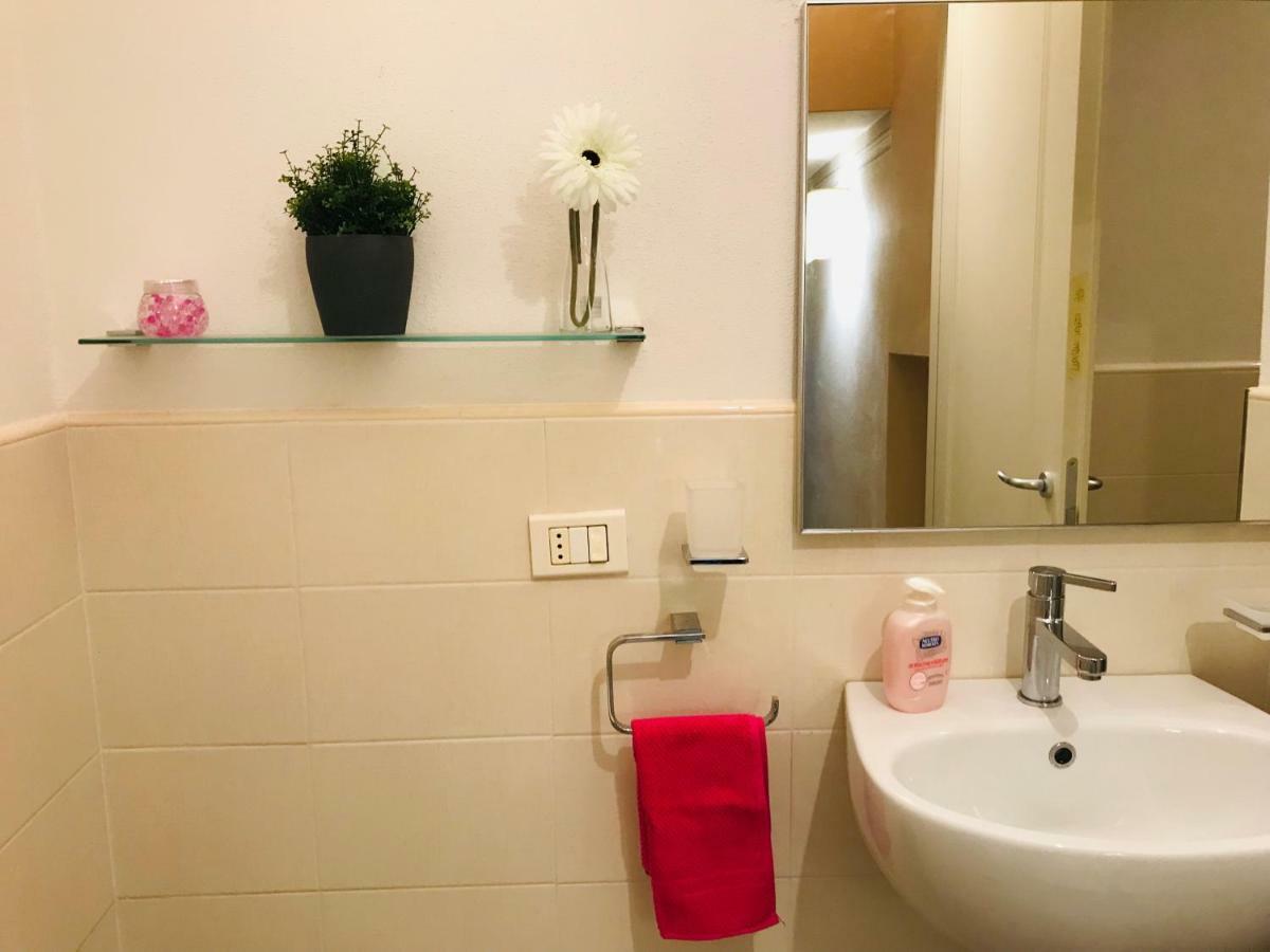 La Santissima Apartment Firenze Bagian luar foto